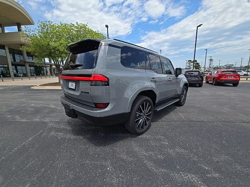 New 2026 Lexus GX 550 AWD/4WD image 3