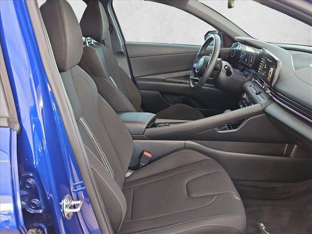 Used 2026 Hyundai Elantra SEL w/ Cargo Package FWD image 15