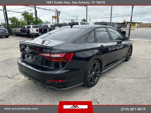 Used 2019 Volkswagen Jetta GLI image 5