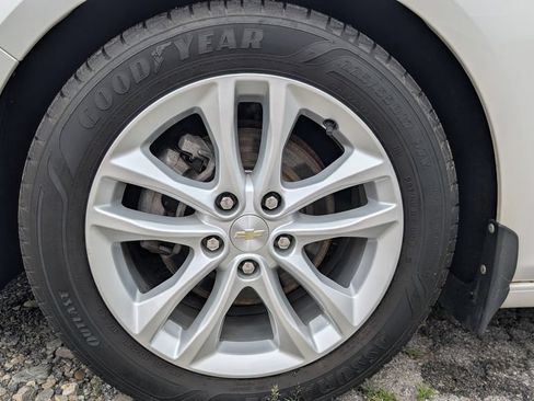 Used 2018 Chevrolet Malibu LT FWD image 22