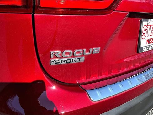 Used 2021 Nissan Rogue Sport SV image 22