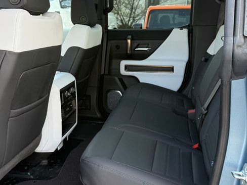 Used 2024 GMC Hummer EV 3X w/ Omega Edition AWD/4WD image 32