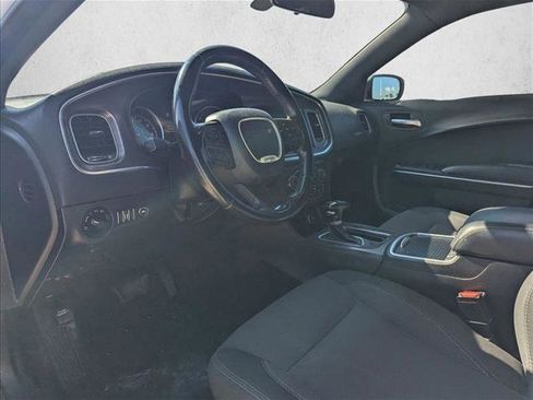 Used 2018 Dodge Charger SXT image 9