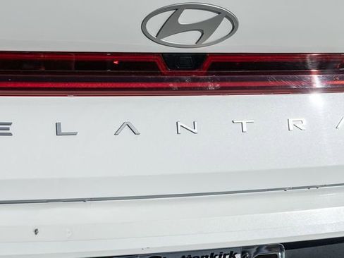 Used 2024 Hyundai Elantra Limited image 5