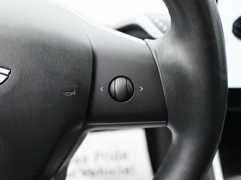Used 2019 Tesla Model 3 Standard Range Plus image 18