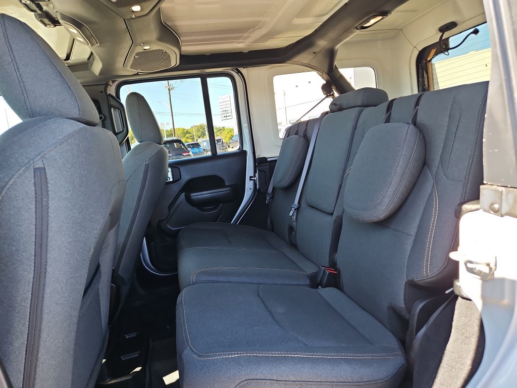 Used 2024 Jeep Wrangler Unlimited AWD/4WD image 14