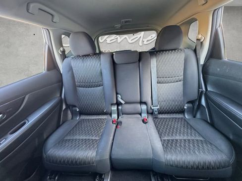 Used 2017 Nissan Rogue SV image 22