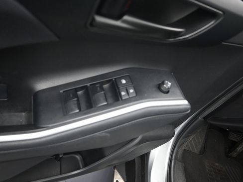 Used 2023 Toyota Highlander LE FWD image 11