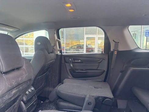 Used 2015 GMC Acadia SLE image 9