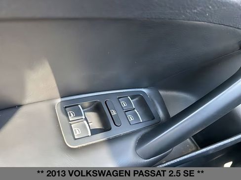 Used 2013 Volkswagen Passat 2.5 SE FWD image 28