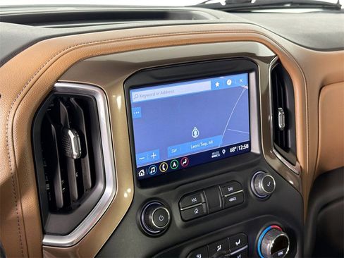 Used 2019 Chevrolet Silverado 1500 High Country image 13