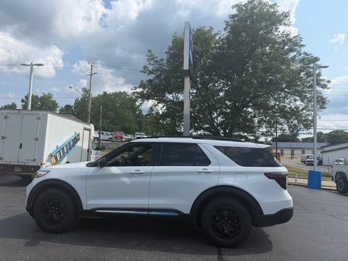 Used 2020 Ford Explorer XLT w/ Comfort Package AWD/4WD image 6