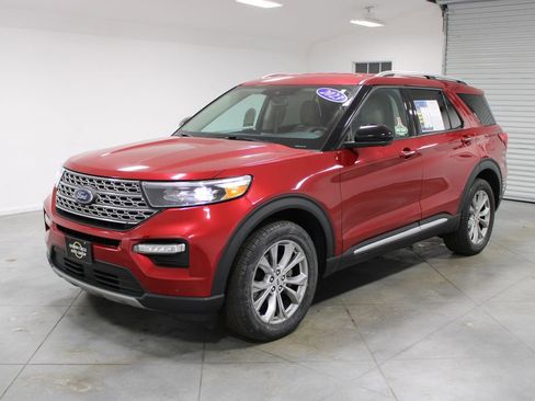 Used 2023 Ford Explorer Limited image 4