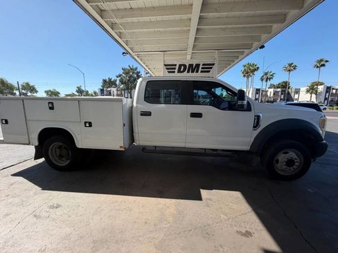 Used 2017 Ford F450 XL w/ Power Equipment Group image 2