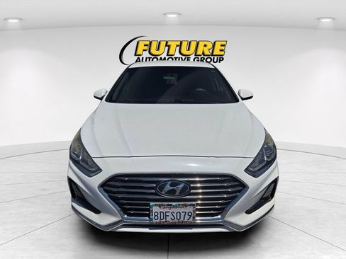 Used 2018 Hyundai Sonata SE FWD image 2