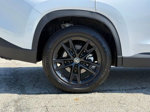 Used 2024 Toyota Grand Highlander AWD Hybrid image 11