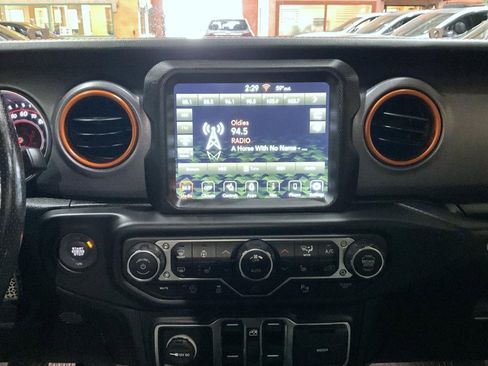 Used 2021 Jeep Gladiator Mojave AWD/4WD image 13
