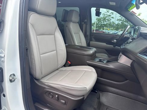 Used 2021 GMC Yukon SLT w/ SLT Premium Package RWD image 11