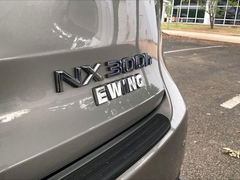 Used 2018 Lexus NX 300h AWD w/ Premium Package image 10