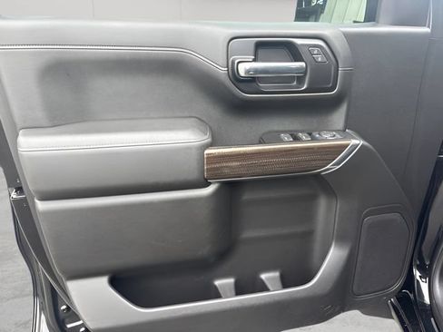 Used 2019 Chevrolet Silverado 1500 LT Trail Boss AWD/4WD image 17