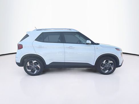 Used 2025 Hyundai Venue SEL FWD image 10