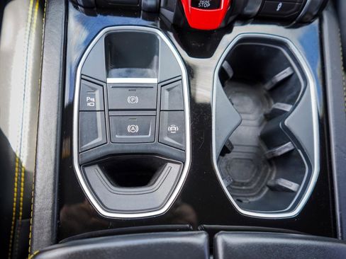 Used 2019 Lamborghini Urus AWD/4WD image 16