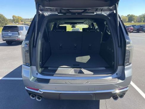 New 2026 Chevrolet Suburban Premier image 10
