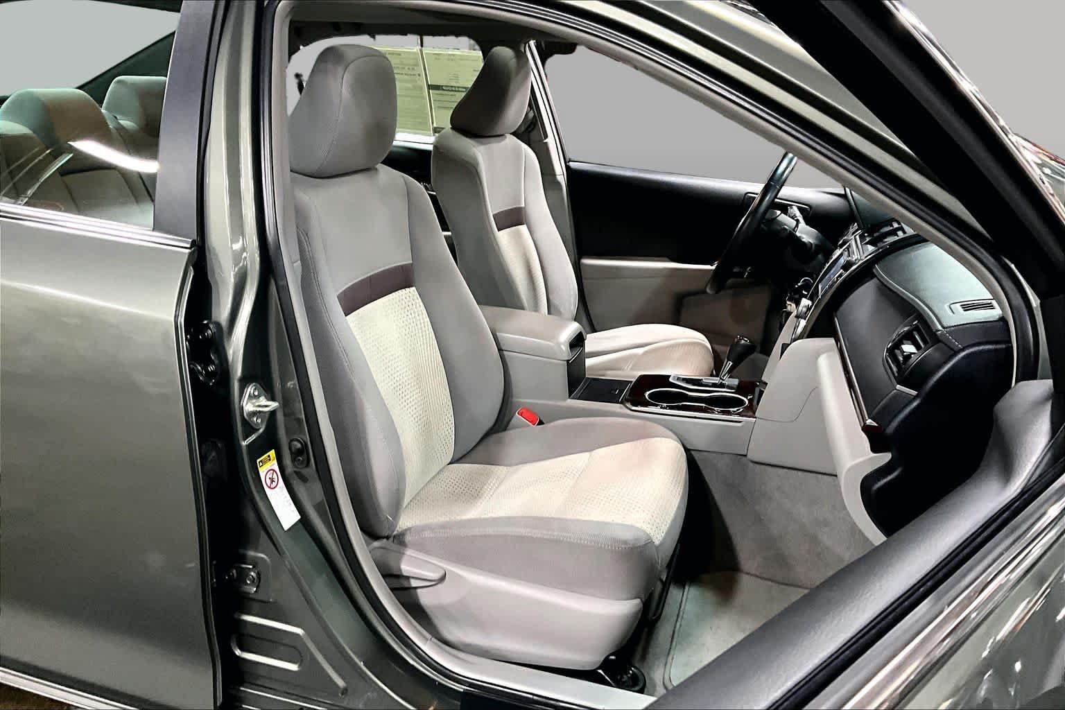 Used 2014 Toyota Camry XLE FWD image 8