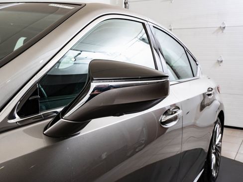 Used 2019 Lexus ES 350 Luxury image 17