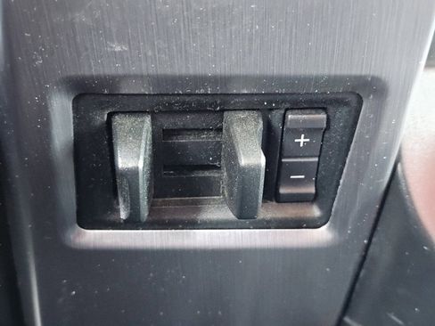 Used 2018 Ford Expedition Max Platinum image 12