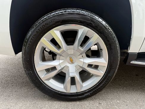 Used 2018 Chevrolet Suburban Premier image 28