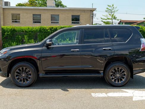 Used 2023 Lexus GX 460 Premium w/ Premium Package AWD/4WD image 4