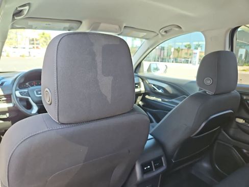 Used 2022 GMC Terrain SLE w/ Driver Convenience Package FWD image 16