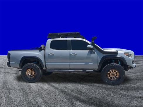 Used 2021 Toyota Tacoma TRD Off-Road AWD/4WD image 3
