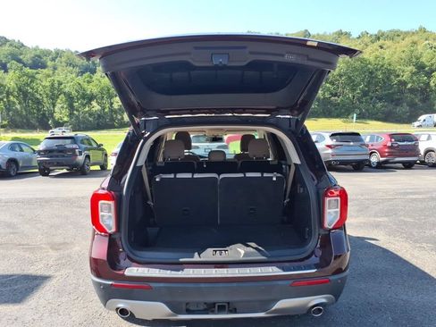 Used 2022 Ford Explorer Limited w/ Equipment Group 301A AWD/4WD image 22