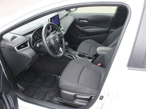 Used 2025 Toyota Corolla SE FWD image 9