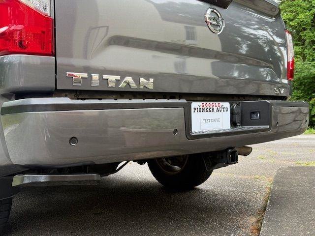Used 2021 Nissan Titan SV w/ SV Convenience Package RWD image 25