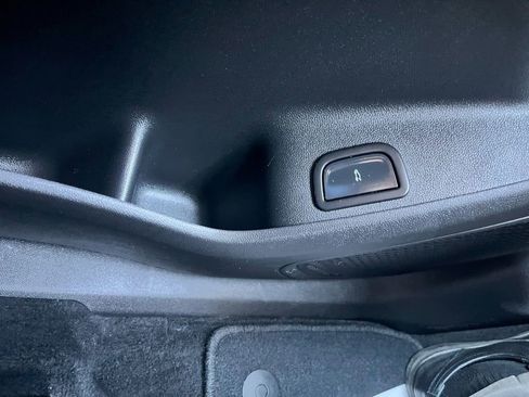 Certified 2025 Chevrolet Traverse LT image 28