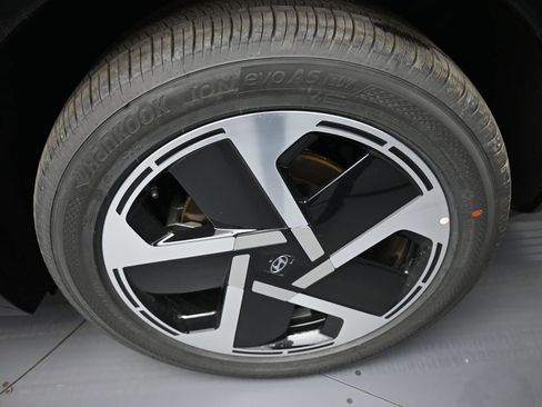 New 2026 Hyundai Ioniq 9 Limited image 15