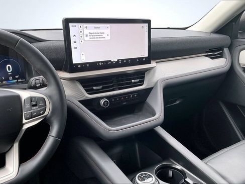 Used 2026 Ford Explorer Active w/ Active Comfort Package RWD image 11