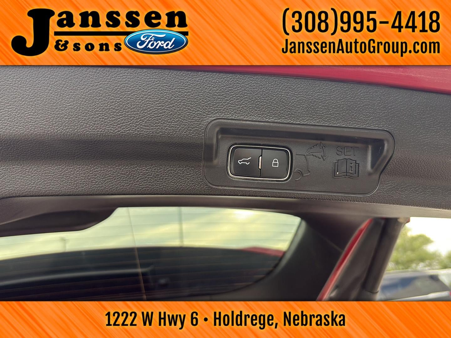 Used 2021 Ford Explorer XLT w/ Equipment Group 202A AWD/4WD image 10