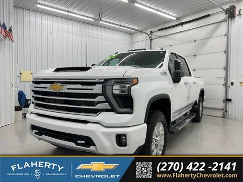 Used 2025 Chevrolet Silverado 2500 High Country w/ High Country Premium Package AWD/4WD image 6