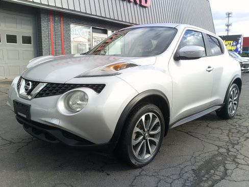 Used 2017 Nissan Juke SV image 11