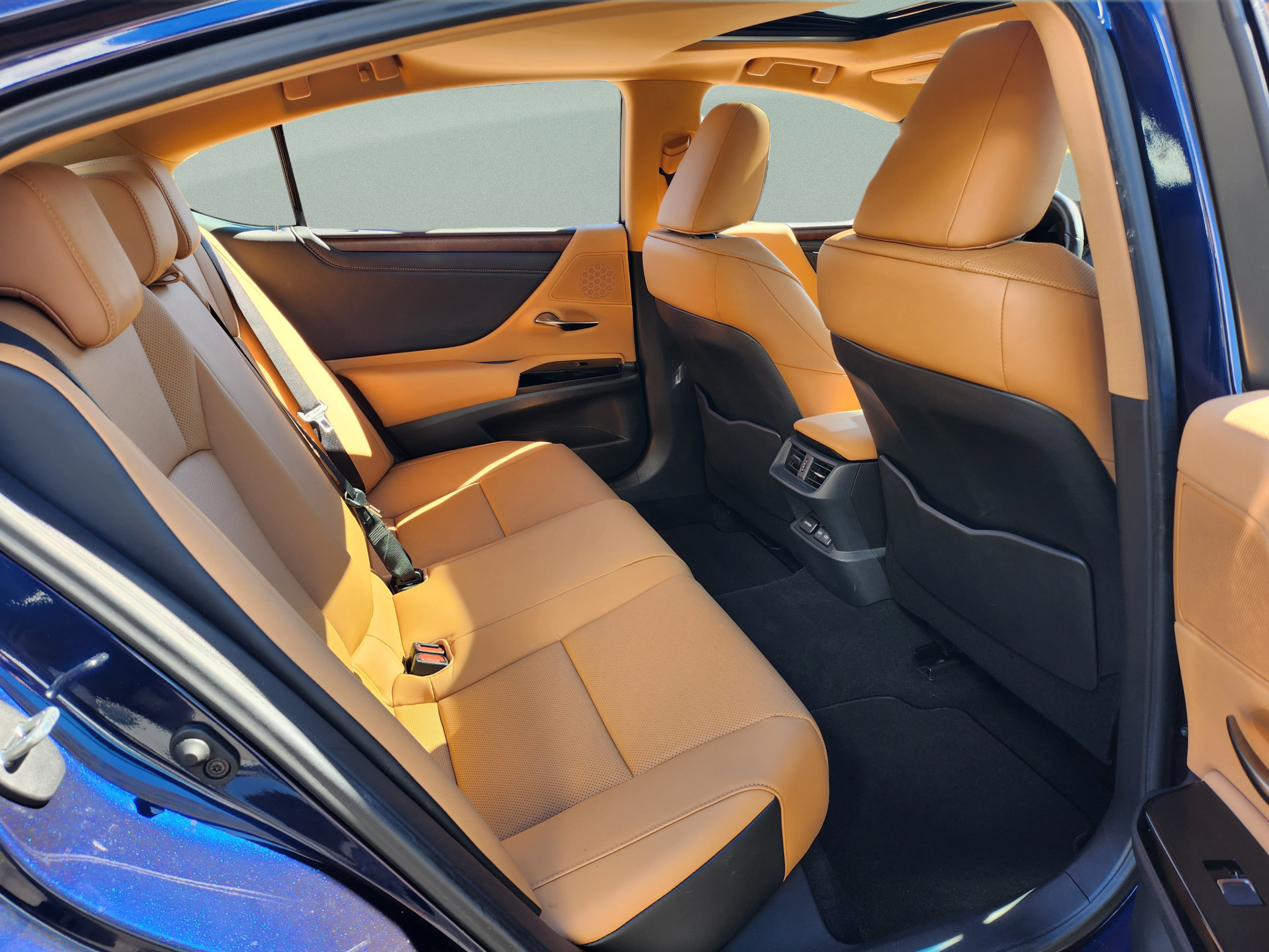 Certified 2025 Lexus ES 350 w/ Premium Package FWD image 21