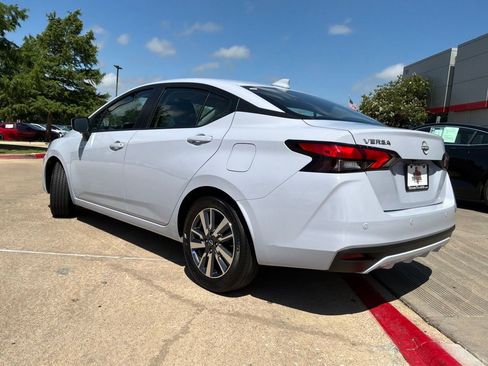 Used 2025 Nissan Versa SV FWD image 8