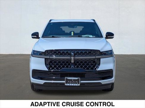 New 2026 Lincoln Navigator L Reserve w/ Jet Appearance Package AWD/4WD image 4