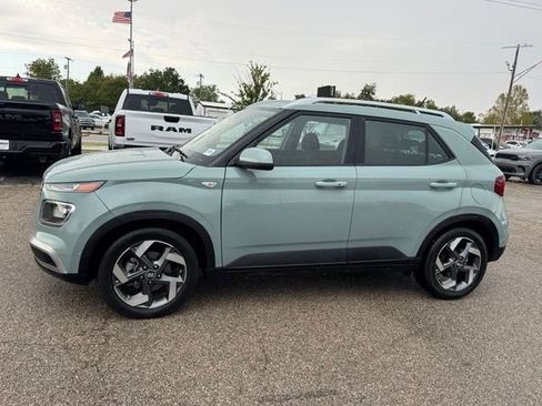 Used 2026 Hyundai Venue SEL FWD image 3