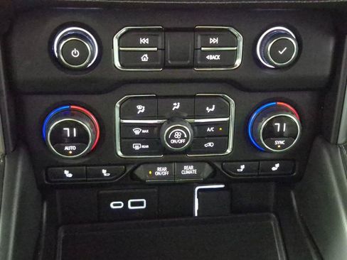 Used 2021 Chevrolet Tahoe LT image 17