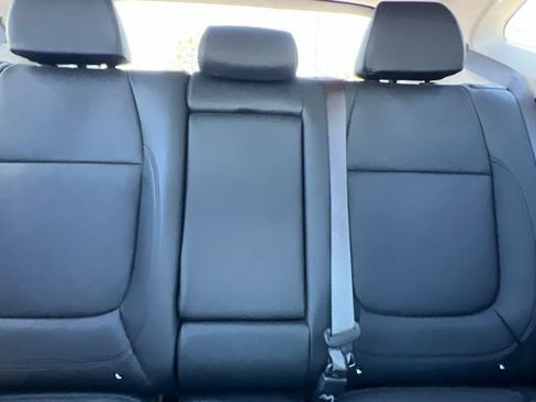 Certified 2025 Kia Seltos EX w/ EX Sunroof Package FWD image 33