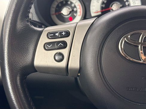 Used 2012 Toyota FJ Cruiser 4WD w/ Upgrade Pkg image 16